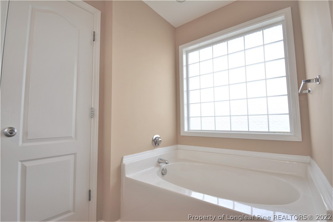 4431 Harborgate Road Hope Mills, NC 28348 - Photo 7 of 13 Gallery Image 7