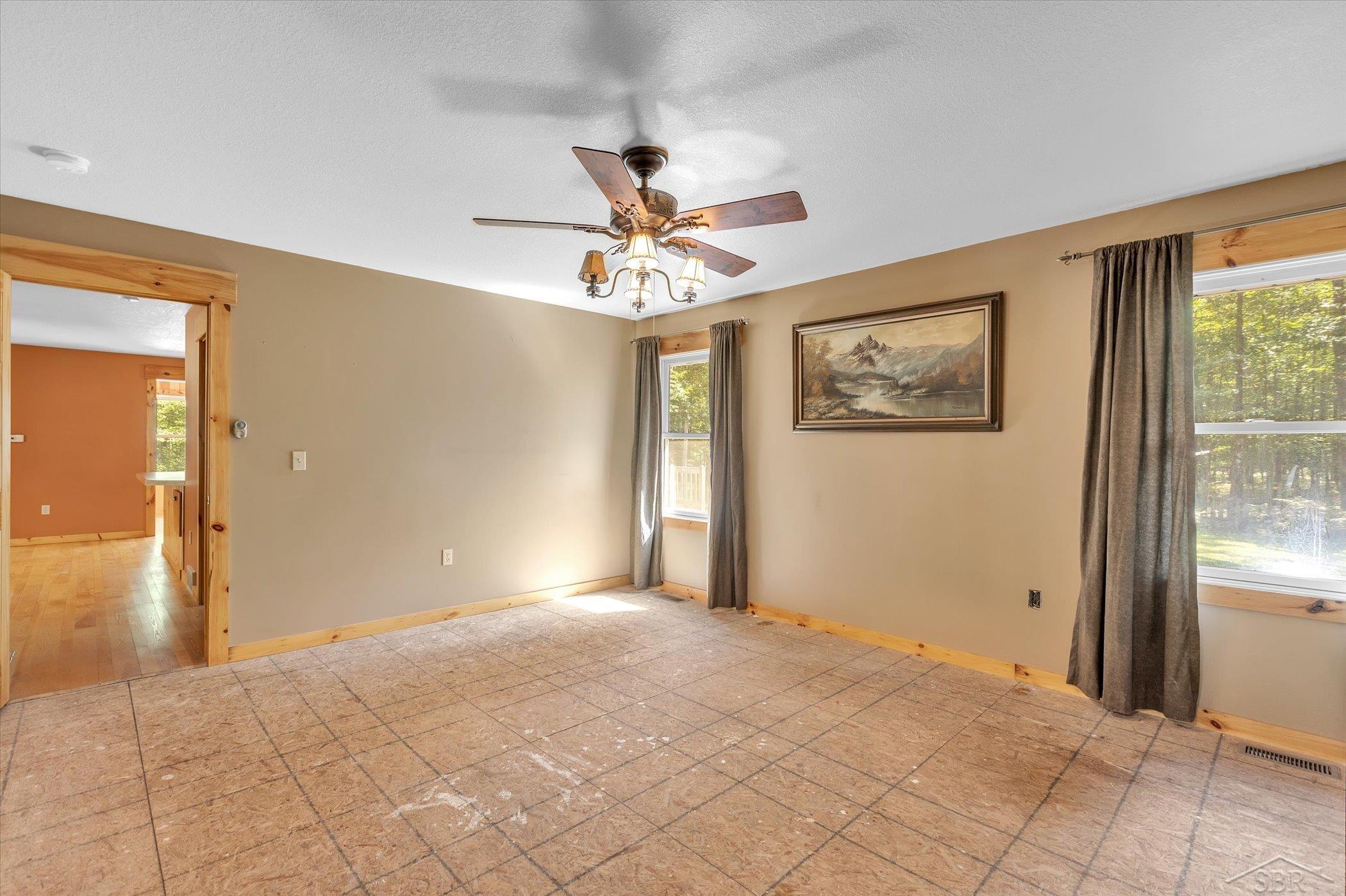 2859 West Chippewa River Road Midland, MI 48640 - Photo 22 of 51 50089692-21.JPG