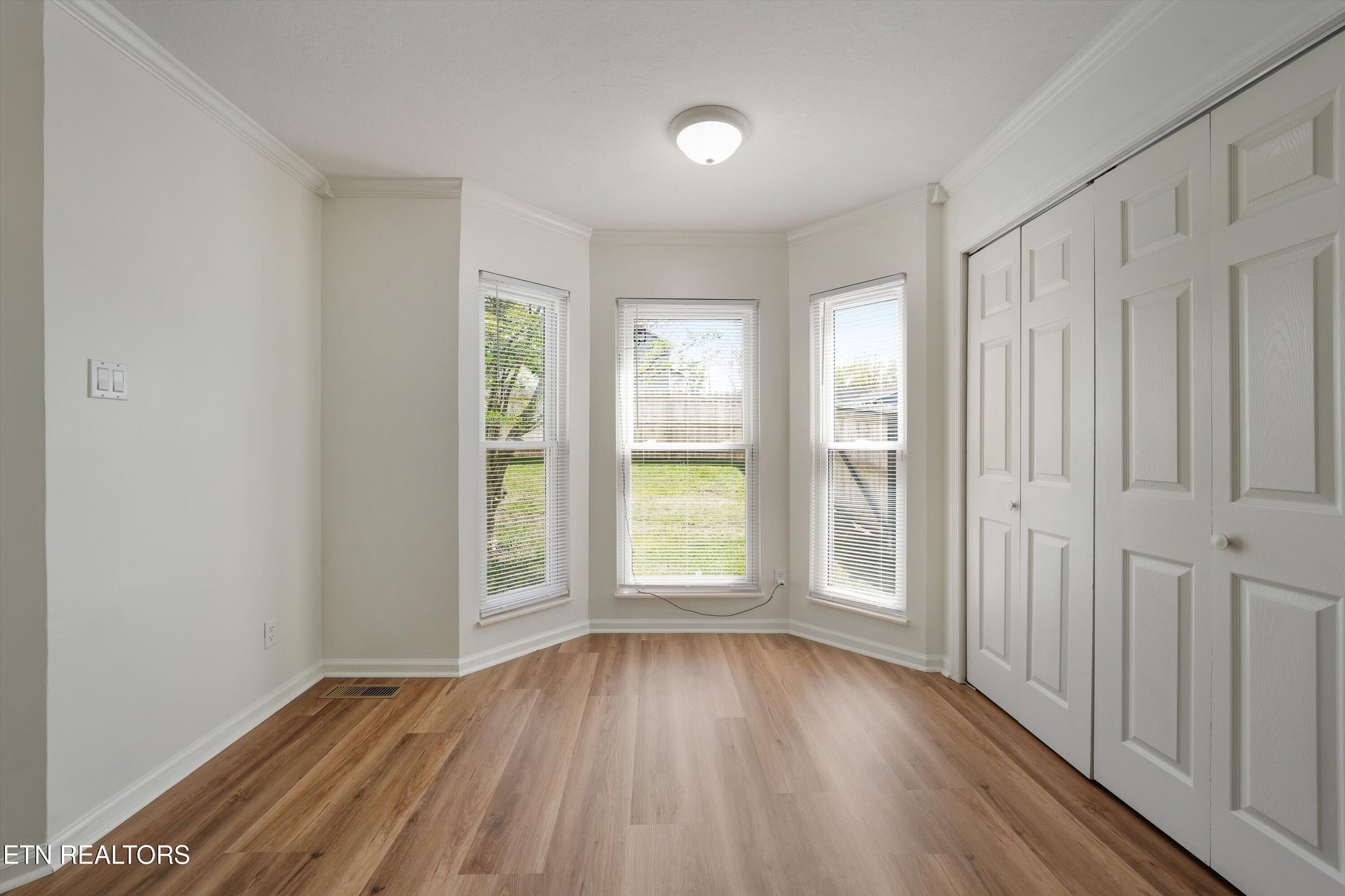 2201 East Windbrook Road Knoxville, TN 37923 - Photo 12 of 34 Eat-in Dining area