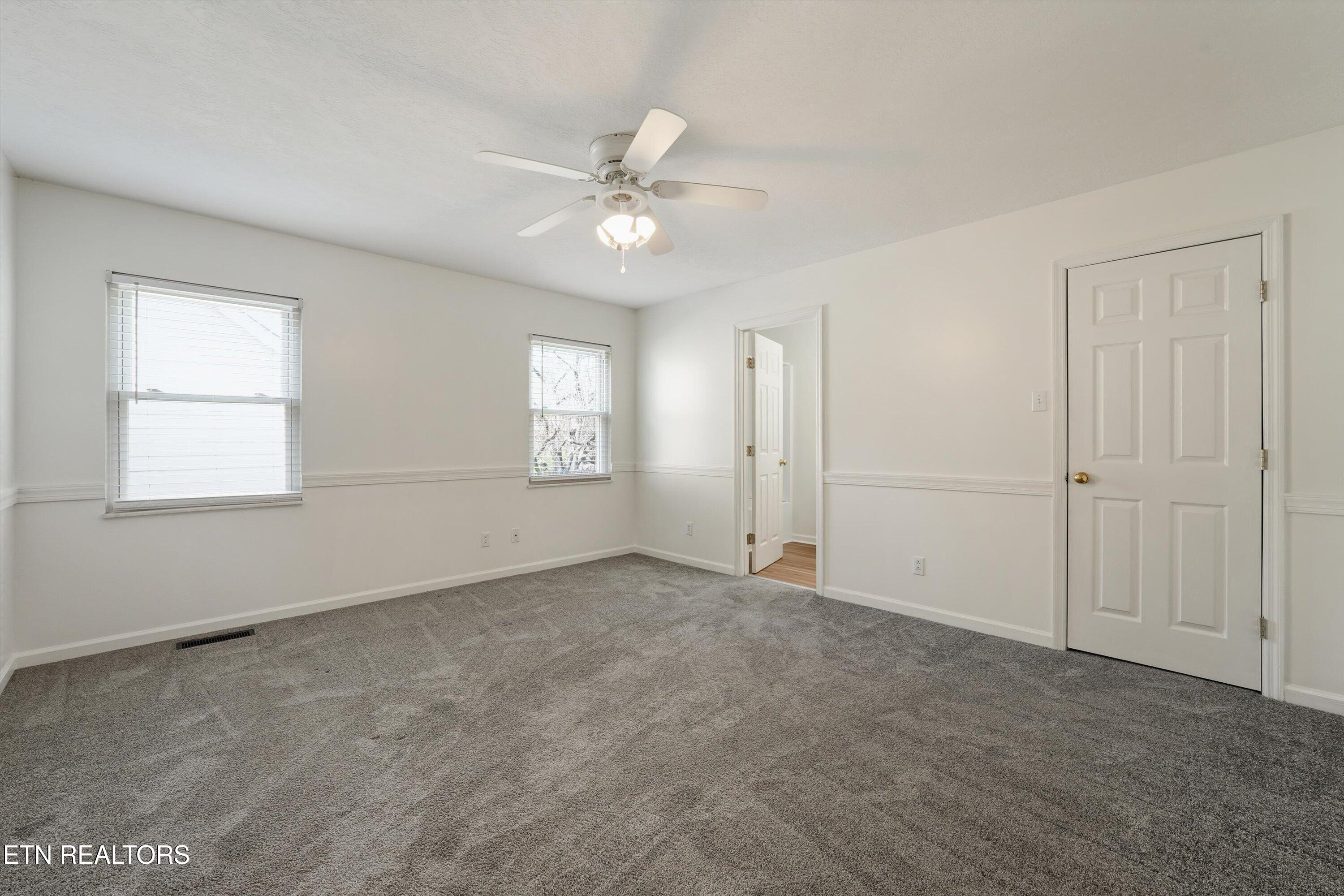 2201 East Windbrook Road Knoxville, TN 37923 - Photo 16 of 34 Master Bedroo