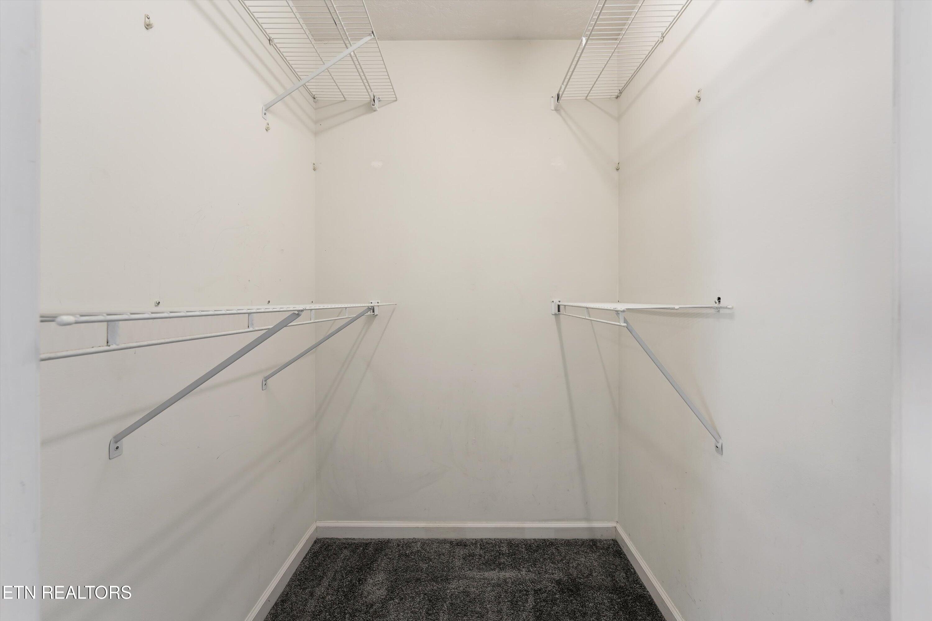 2201 East Windbrook Road Knoxville, TN 37923 - Photo 20 of 34 Walk in Closet