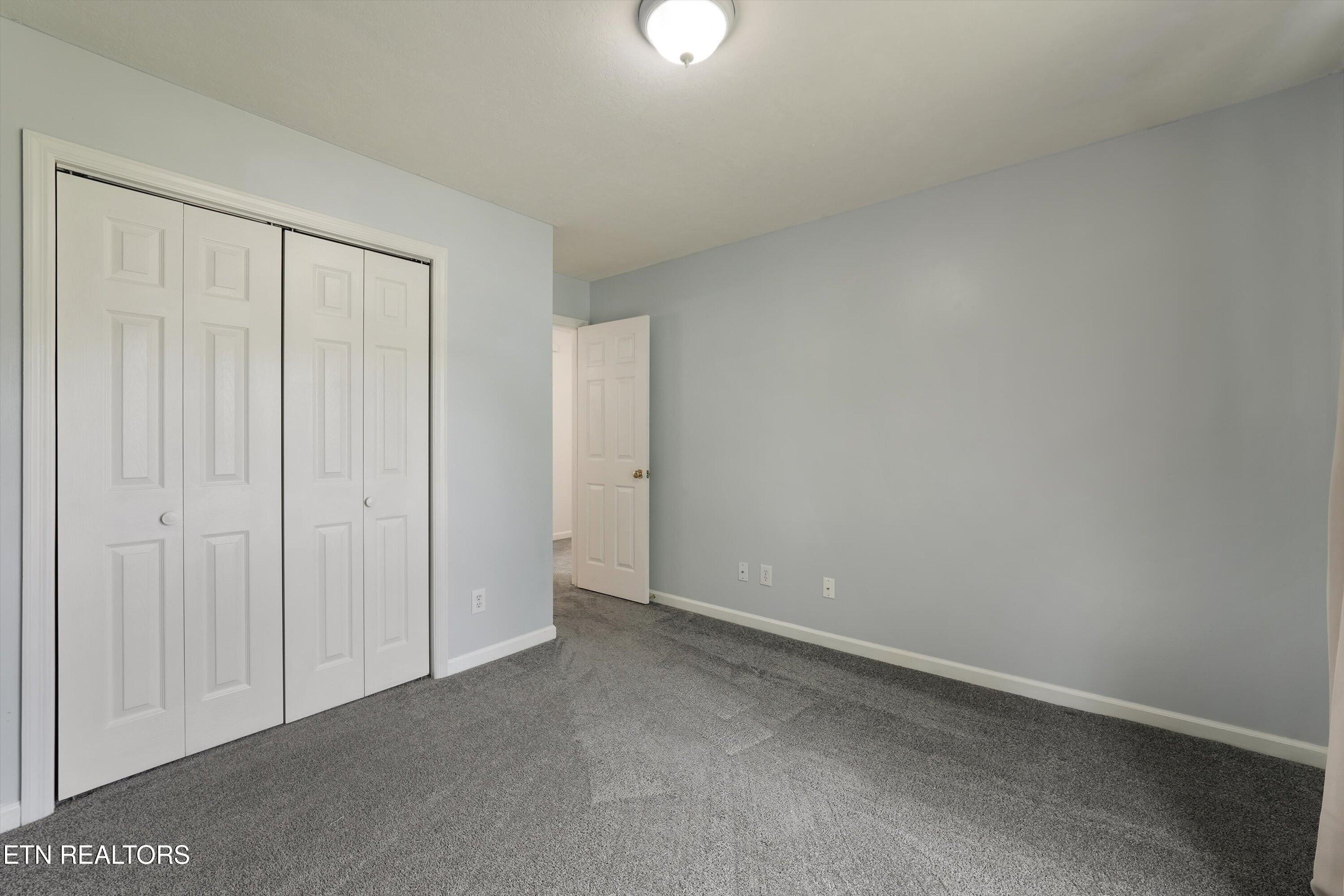 2201 East Windbrook Road Knoxville, TN 37923 - Photo 23 of 34 Bedroom 3