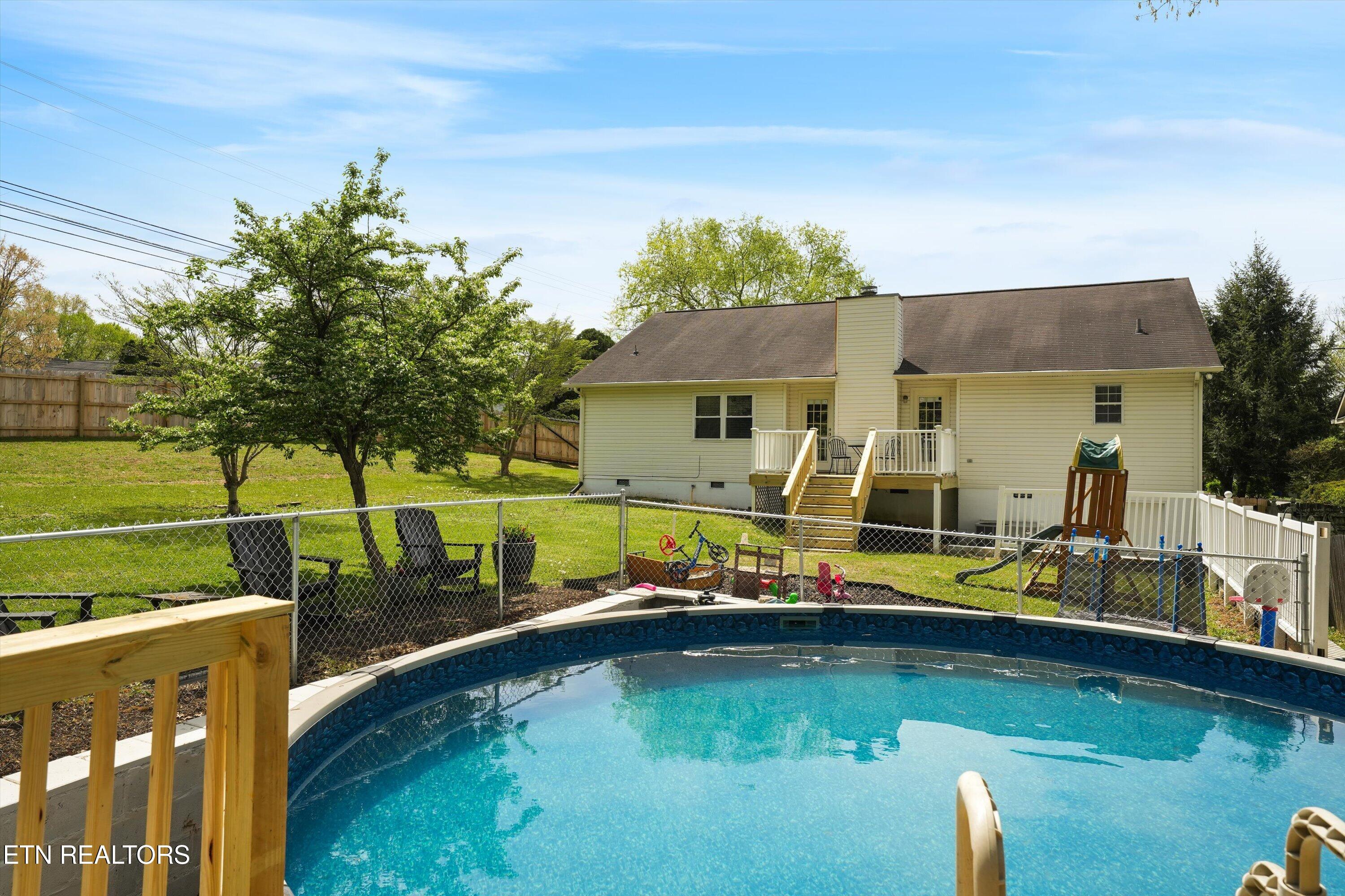 2201 East Windbrook Road Knoxville, TN 37923 - Photo 29 of 34 Pool