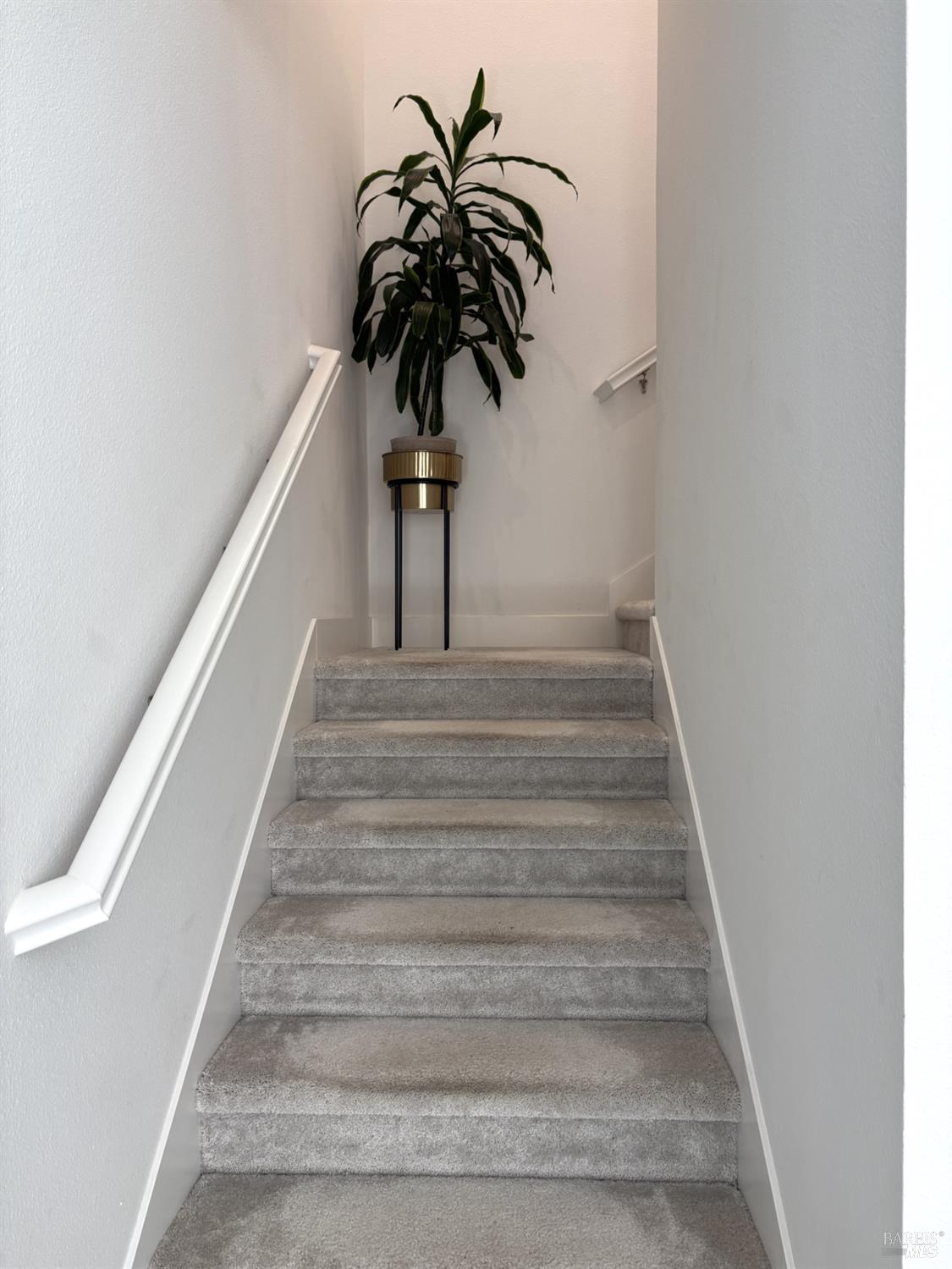 2912 Liscum Street Santa Rosa, CA 95407 - Photo 13 of 25 a view of entryway