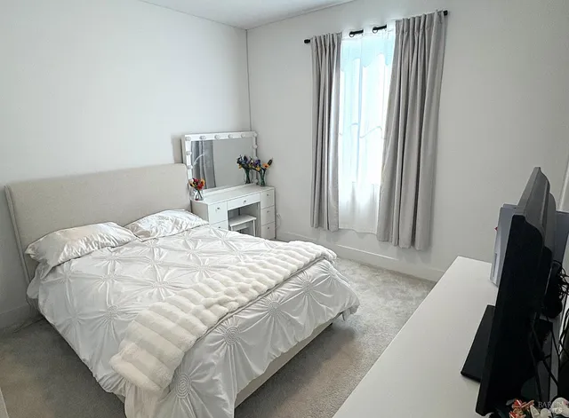 a close view of sink and tap