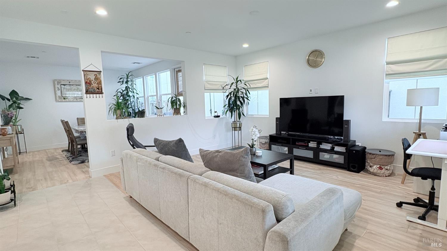 2912 Liscum Street Santa Rosa, CA 95407 - Photo 2 of 28