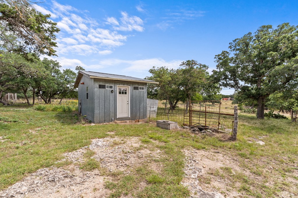 320 Spicer Loop Kerrville, TX 78028 - Photo 44 of 48