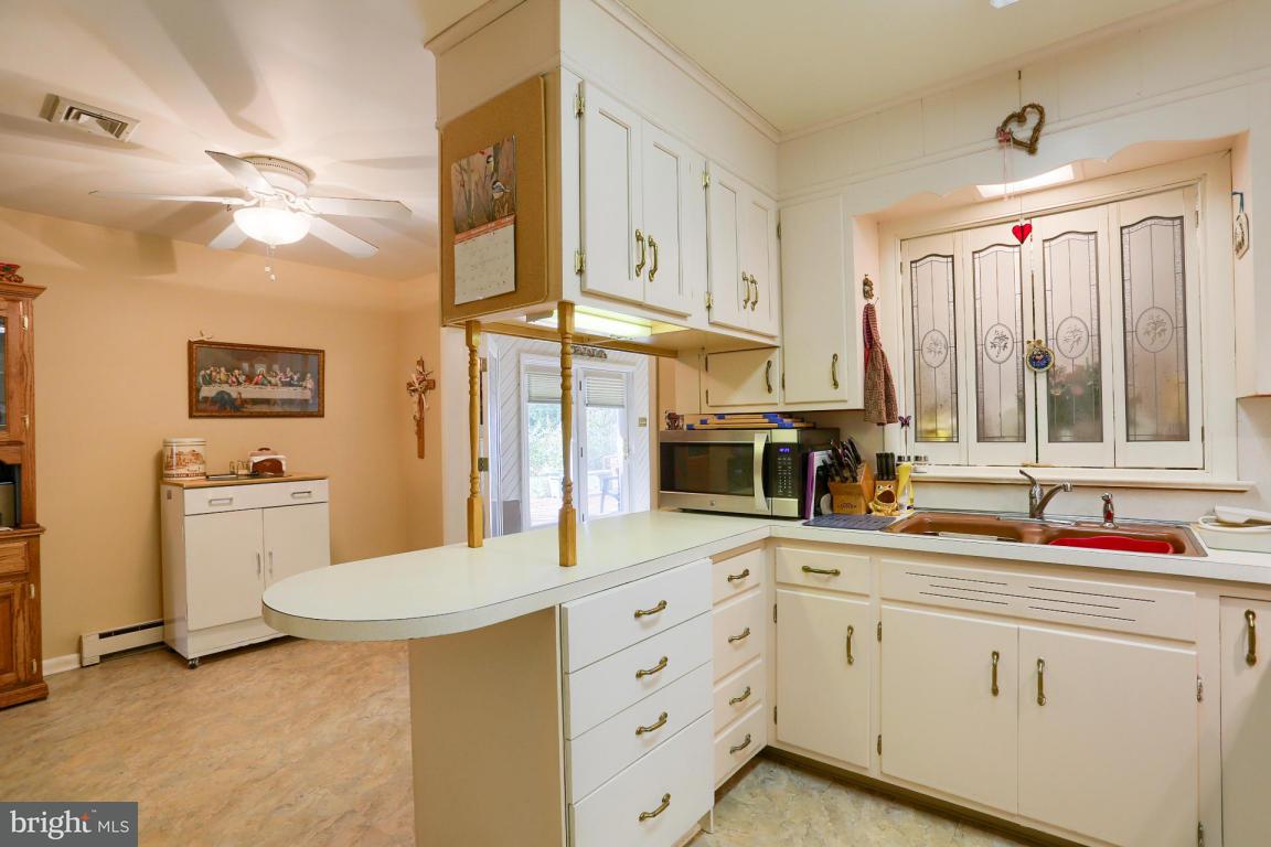 1656 Ridgedale Drive Lancaster, PA 17601 - Photo 7 of 33 Gallery Image 7