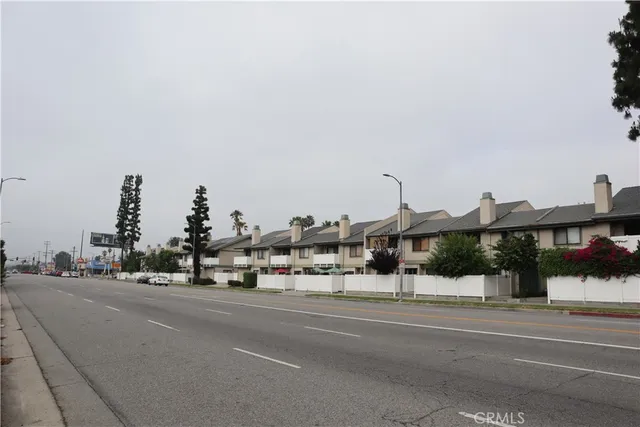 $600,000 | 8341 De Soto Canoga Park, Canoga Park, CA 91304