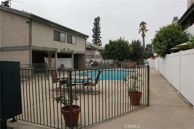 $600,000 | 8341 De Soto Canoga Park, Canoga Park, CA 91304