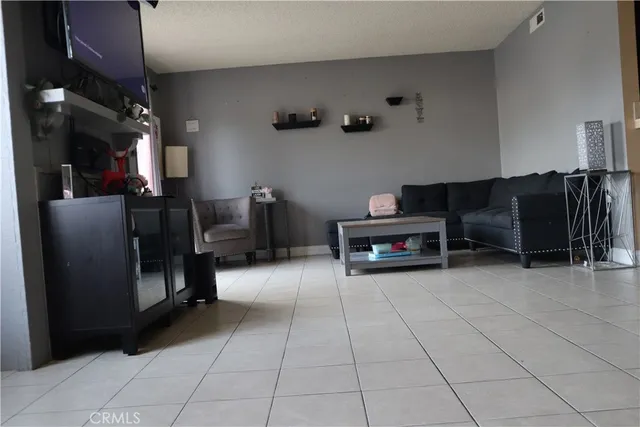 $600,000 | 8341 De Soto Canoga Park, Canoga Park, CA 91304