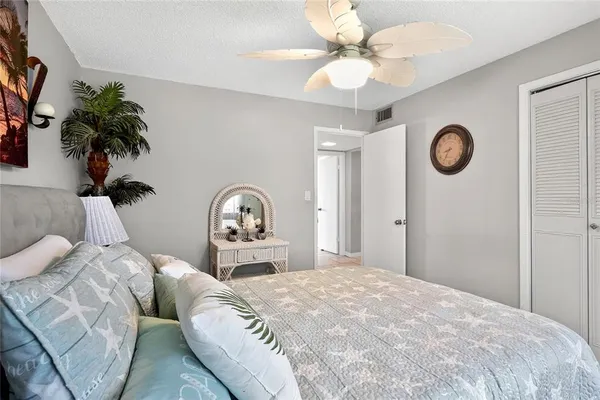 $118,000 | 333 North Lake Howard Drive, Unit 203C, Winter Haven, FL 33880