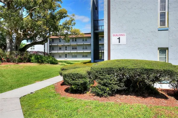 $118,000 | 333 North Lake Howard Drive, Unit 203C, Winter Haven, FL 33880