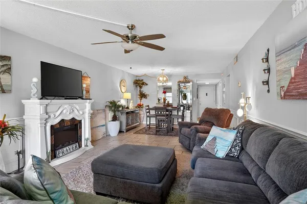 $118,000 | 333 North Lake Howard Drive, Unit 203C, Winter Haven, FL 33880