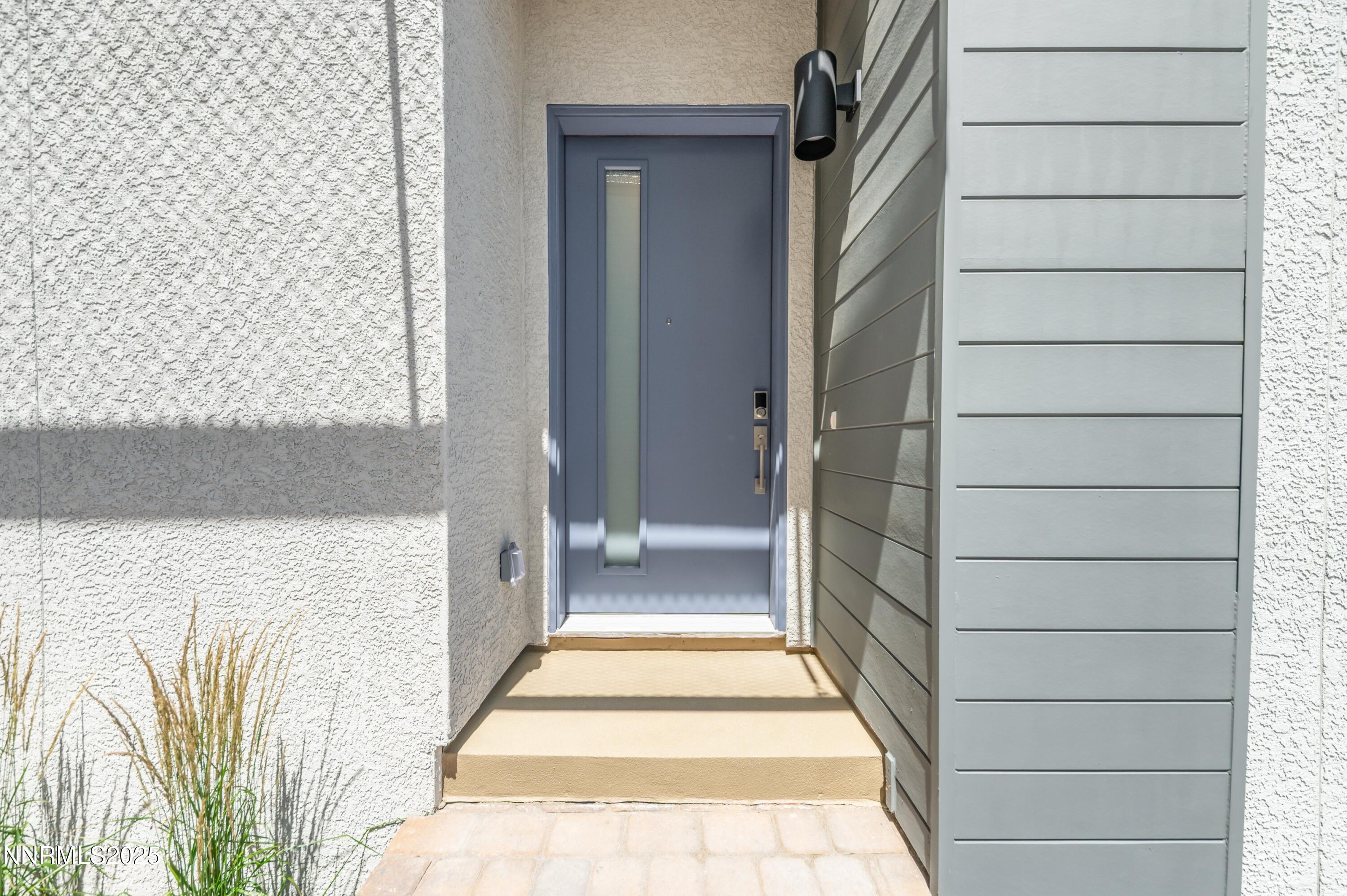 1513 Golf Club Drive Reno, NV 89519 - Photo 30 of 34 a bathroom with a bathtub