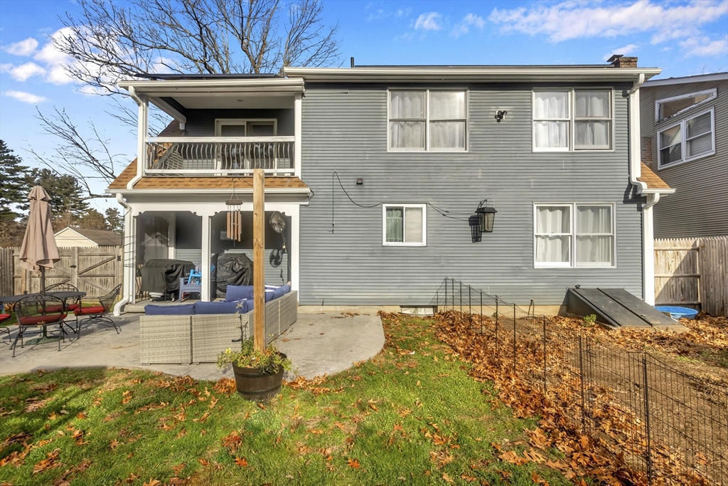 21 Brentwood Street Springfield, MA 01108 - Photo 35 of 41 a front view of a house with a yard