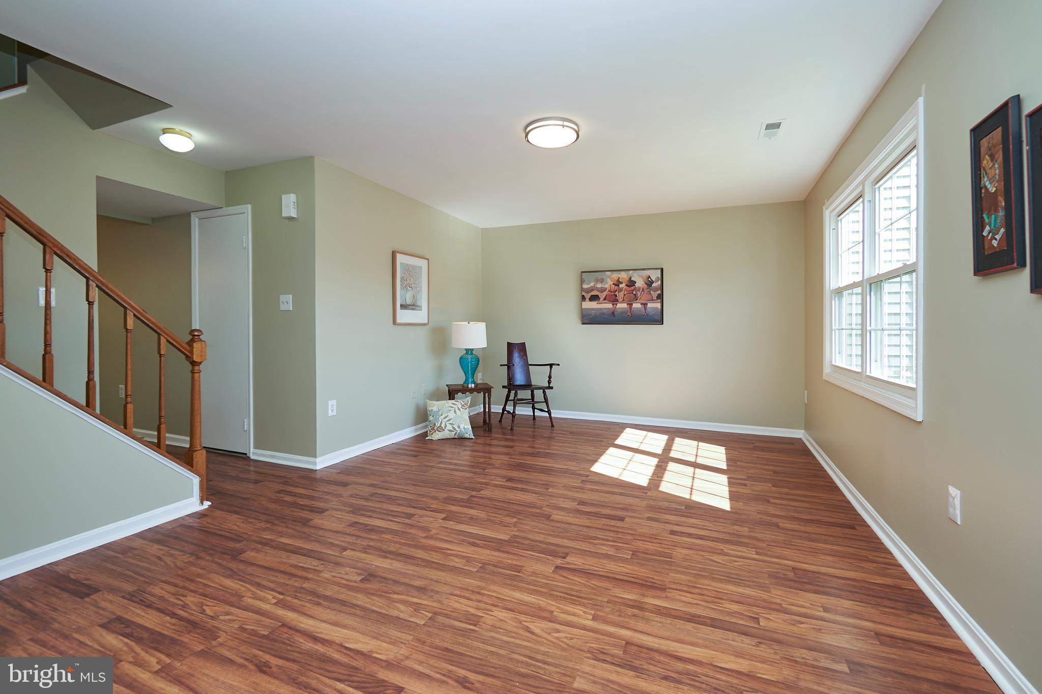 8582 Adamson Street Manassas, VA 20110 - Photo 3 of 30