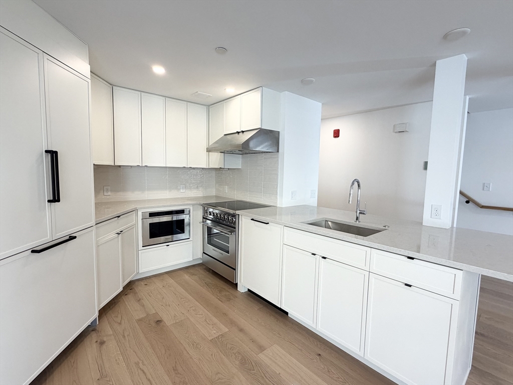 6 Elm Street, Unit 6 Newton, MA 02465 - Photo 5 of 27