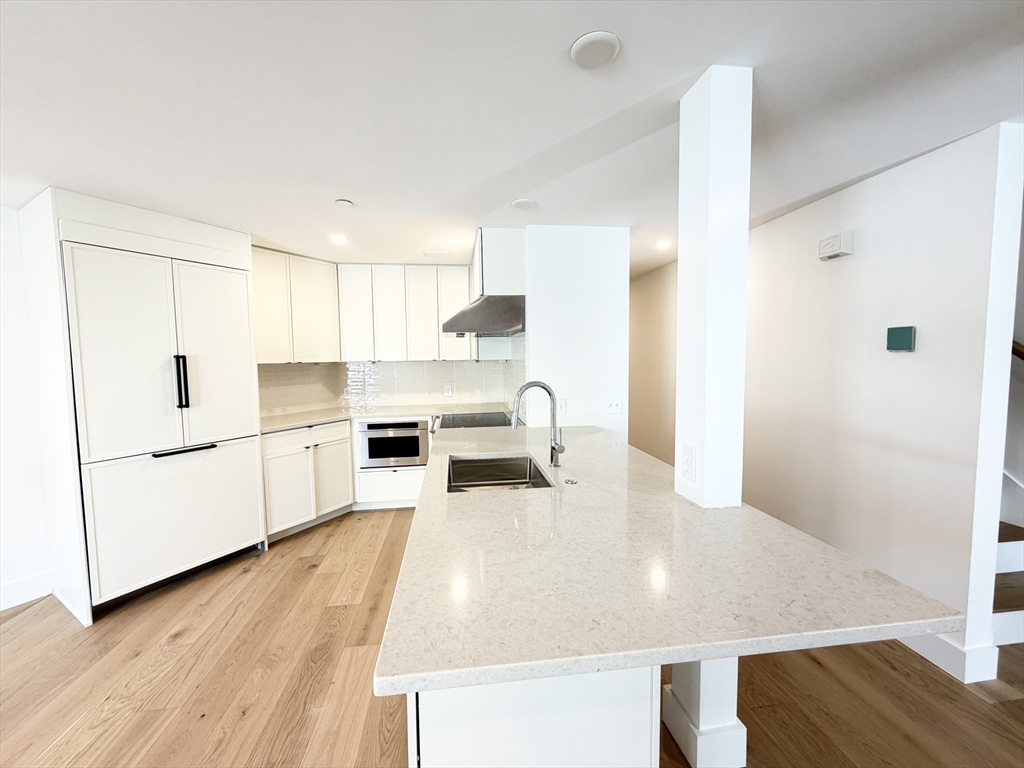 6 Elm Street, Unit 6 Newton, MA 02465 - Photo 7 of 27