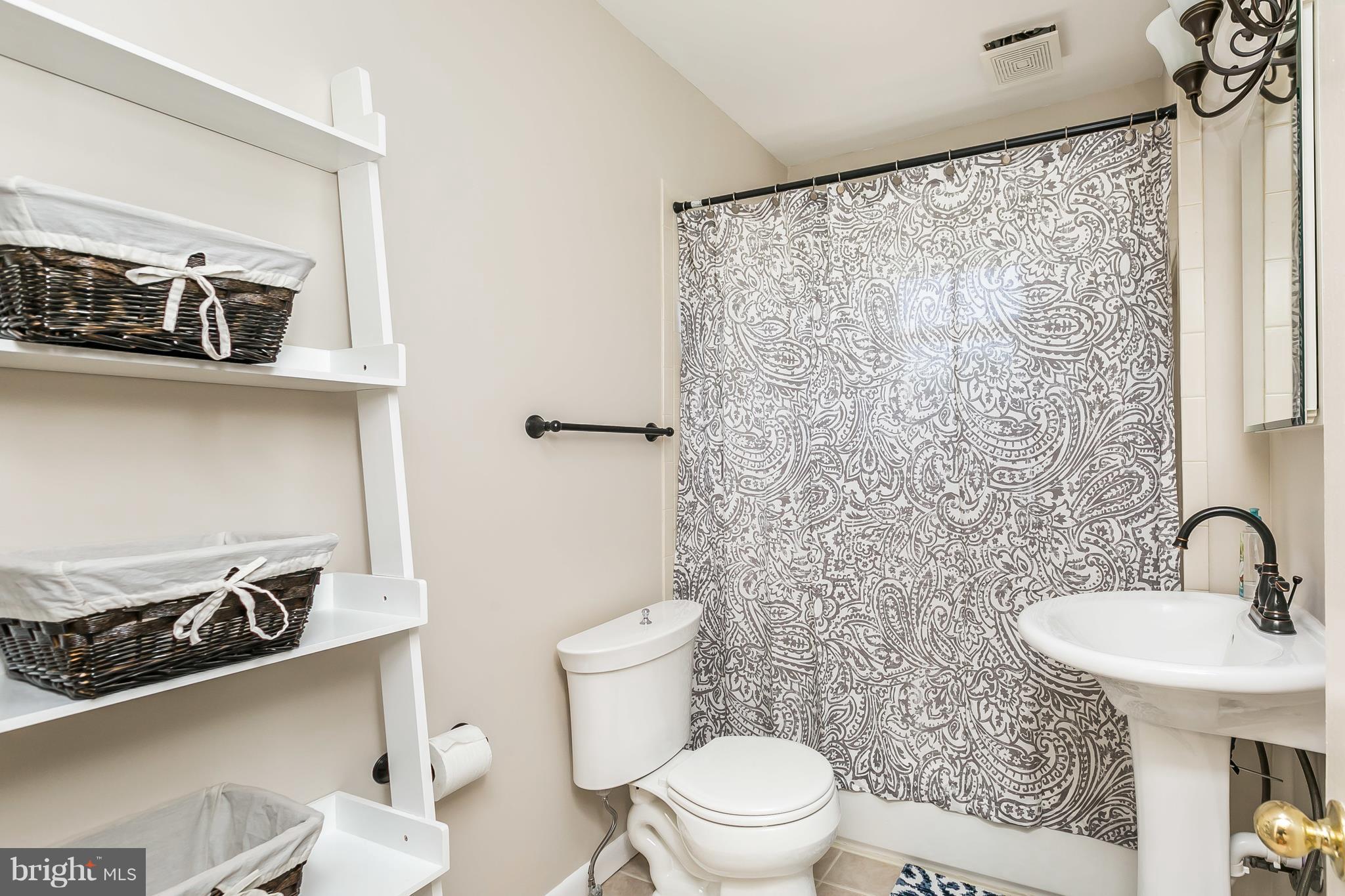 2520 Wentworth Road Baltimore, MD 21234 - Photo 12 of 30 Remodeled main level Bath