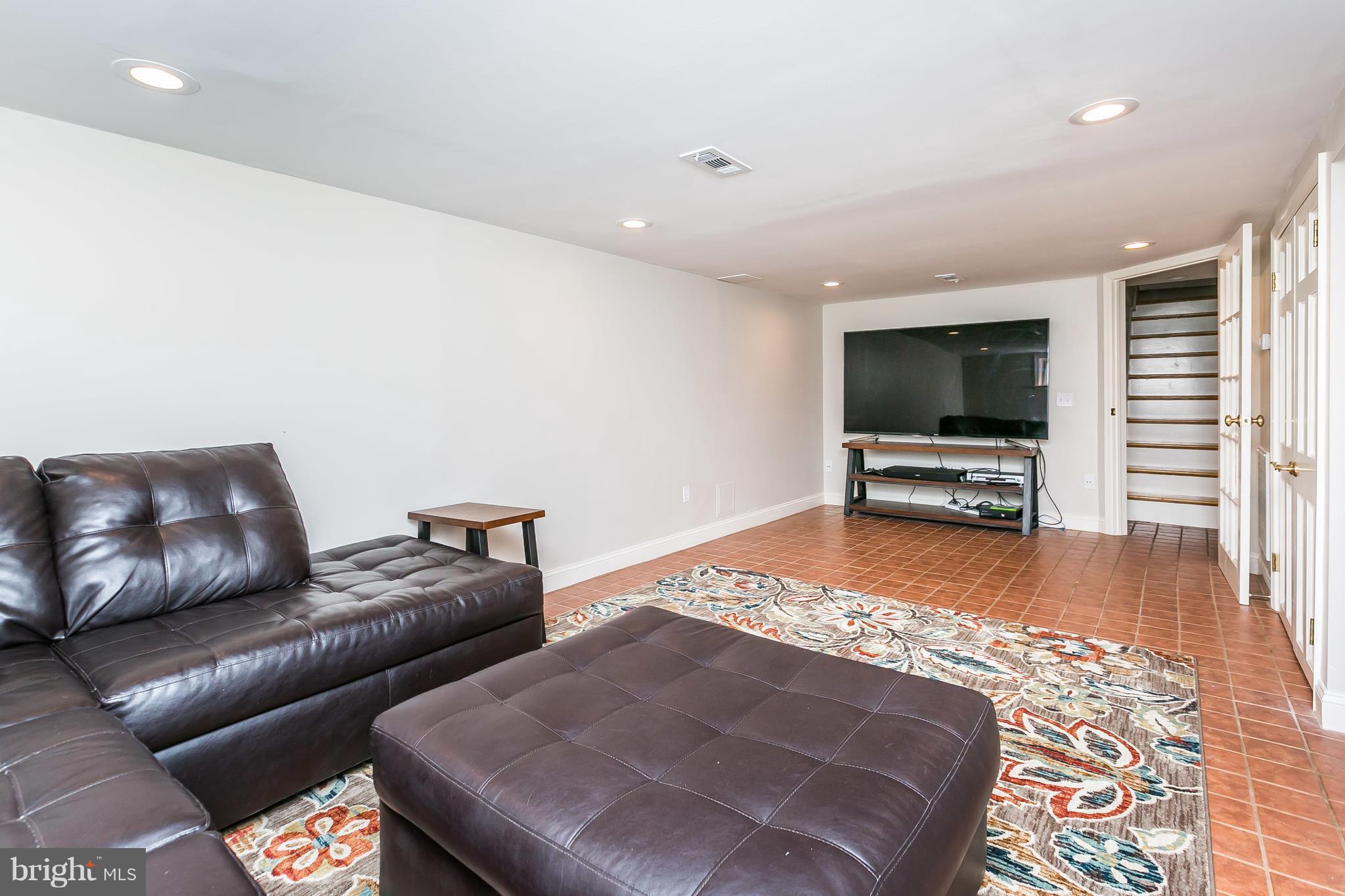 2520 Wentworth Road Baltimore, MD 21234 - Photo 20 of 30 Ideal for Raven watching