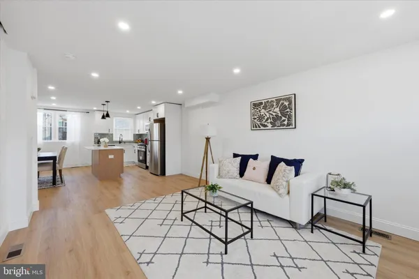 $259,900 | 334 Mulberry Street, Darby, PA 19023