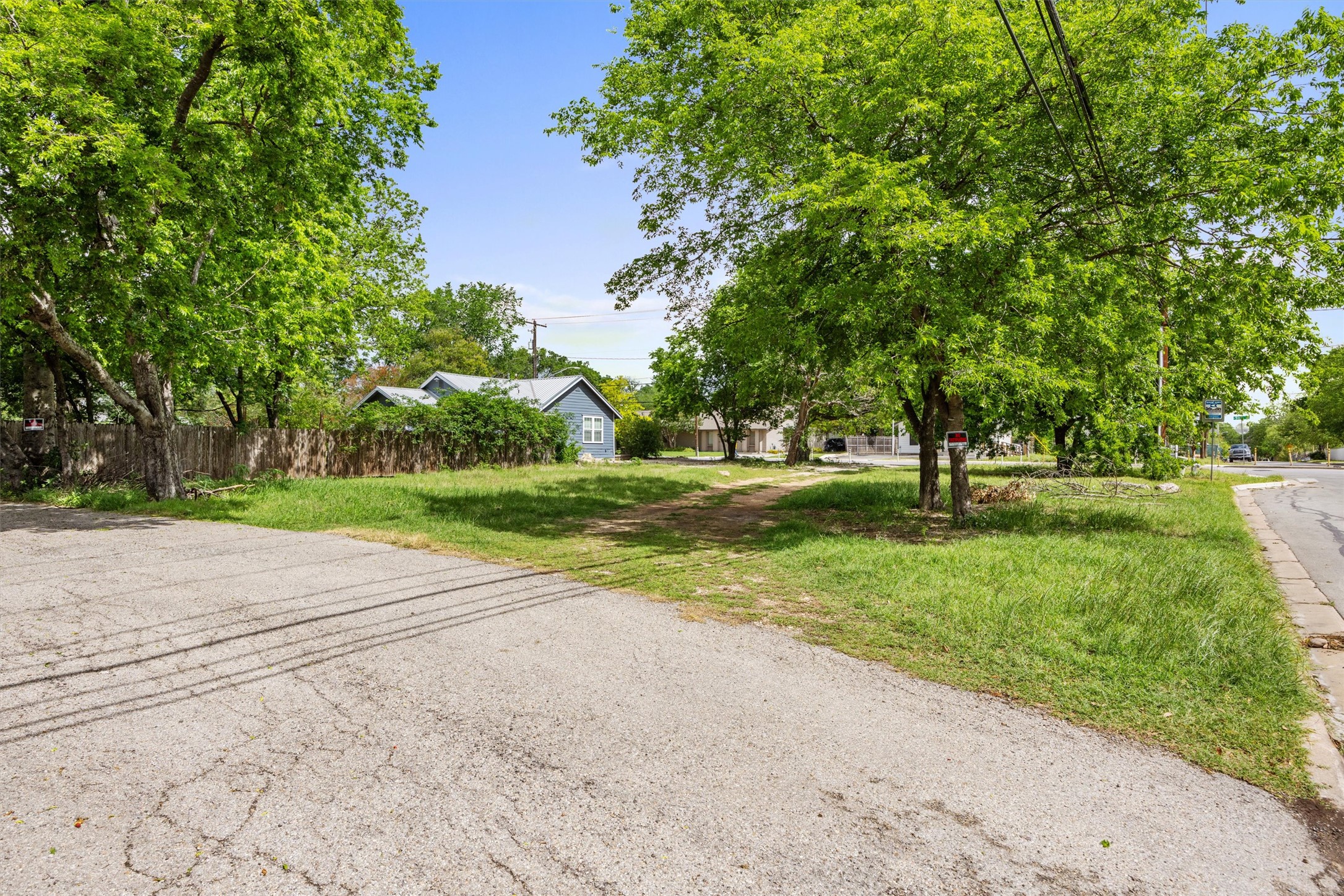 945 East 51st Street Austin, TX 78751 - Photo 7 of 10 View from back corner