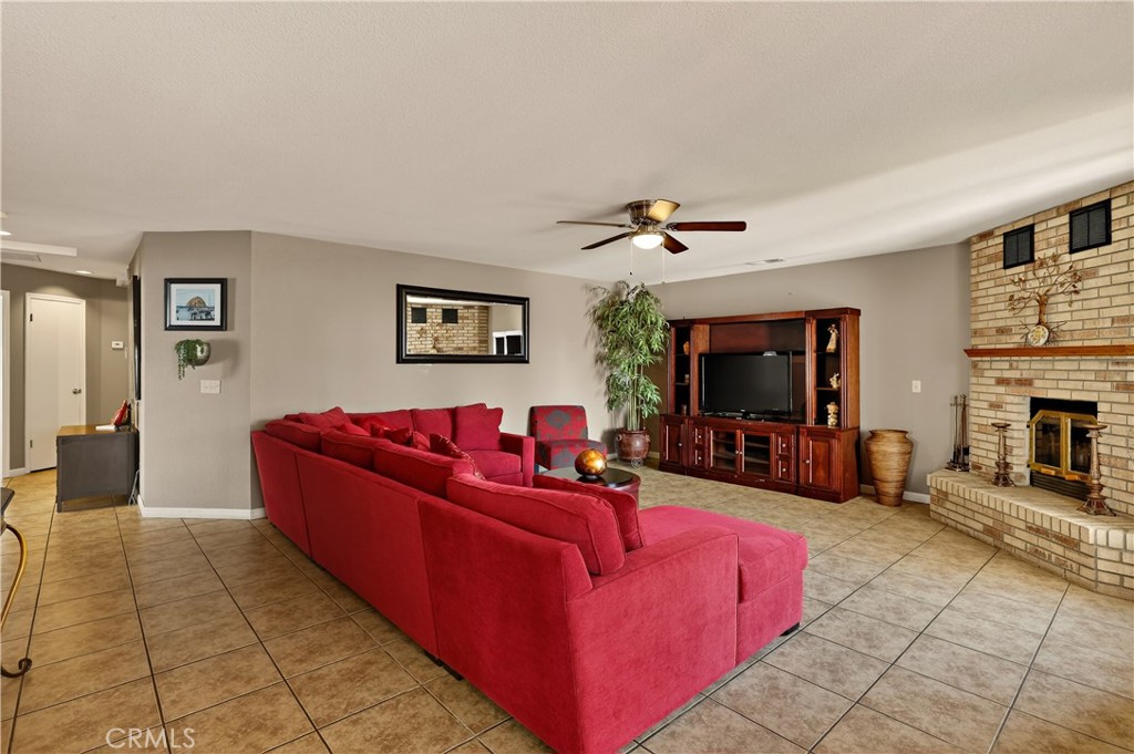 3045 Silver Elm Court Merced, CA 95340 - Photo 9 of 68