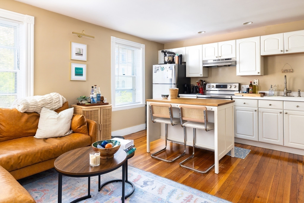 2 Derne Street Boston, MA 02114 - Photo 10 of 26
