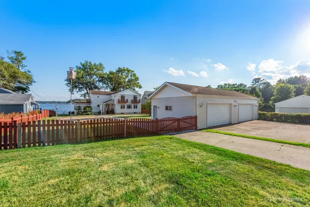 $1,200,000 | 27771 West Lakeshore Drive, Spring Grove, IL 60081