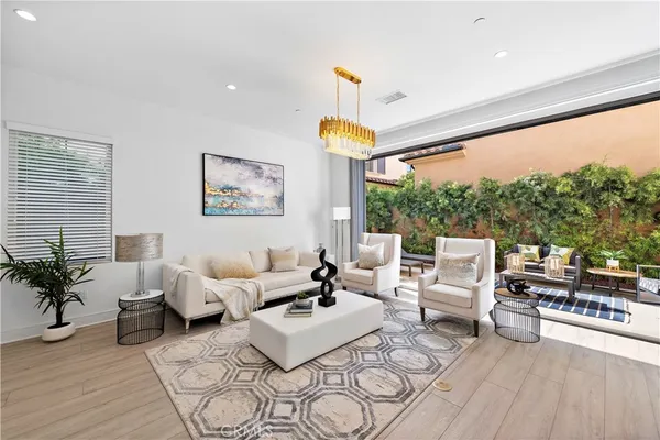 $6,200 | 141 Linda Vista, Irvine, CA 92618