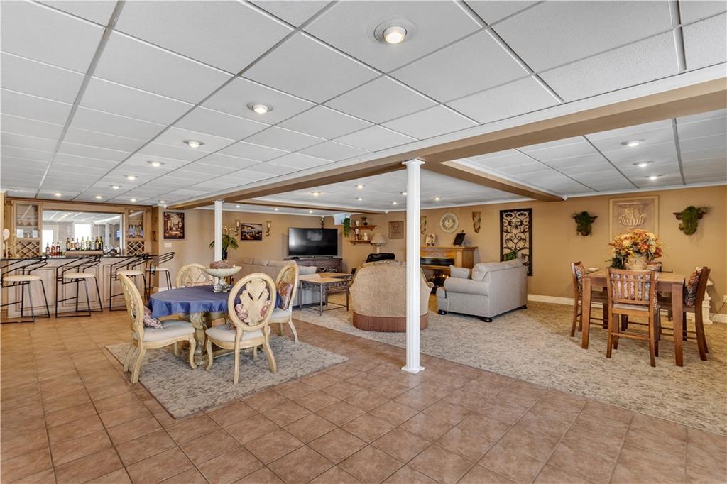 204 South Links Avenue Butler, PA 16001 - Photo 32 of 49 EXCEPTIONAL relaxation and grand entertaining -