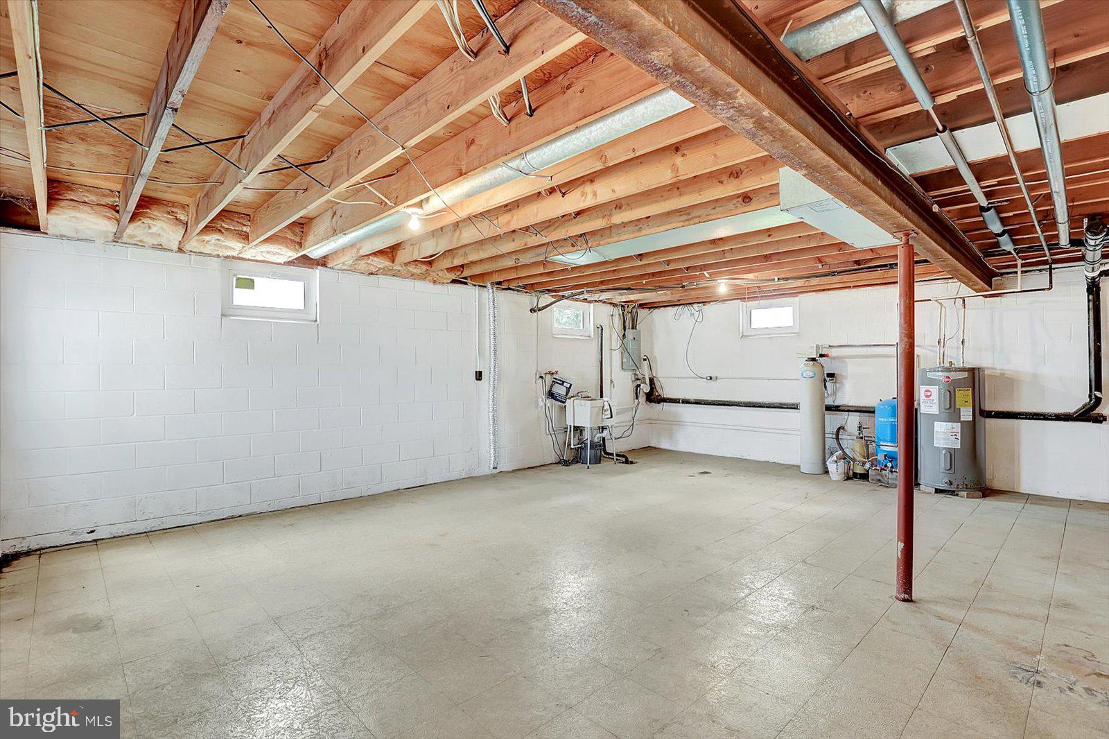 7112 Church Road Felton, PA 17322 - Photo 25 of 34 a view of a garage room