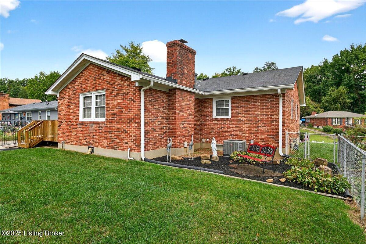 1506 Knight Road Louisville, KY 40216 - Photo 7 of 69 Back of house