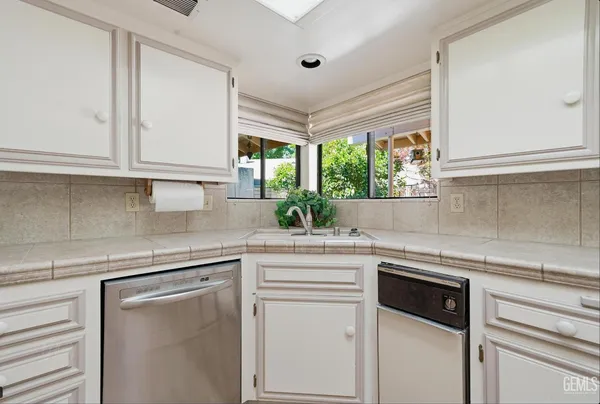 $355,000 | Undisclosed Address, Bakersfield, CA 93309