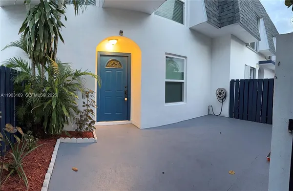 $2,900 | 3908 Southwest 67th Terrace, Unit 112, Davie, FL 33314
