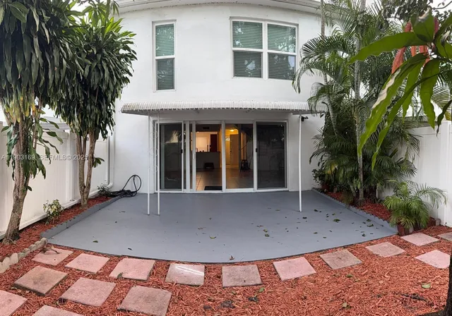 a view of outdoor space yard and front view of a house