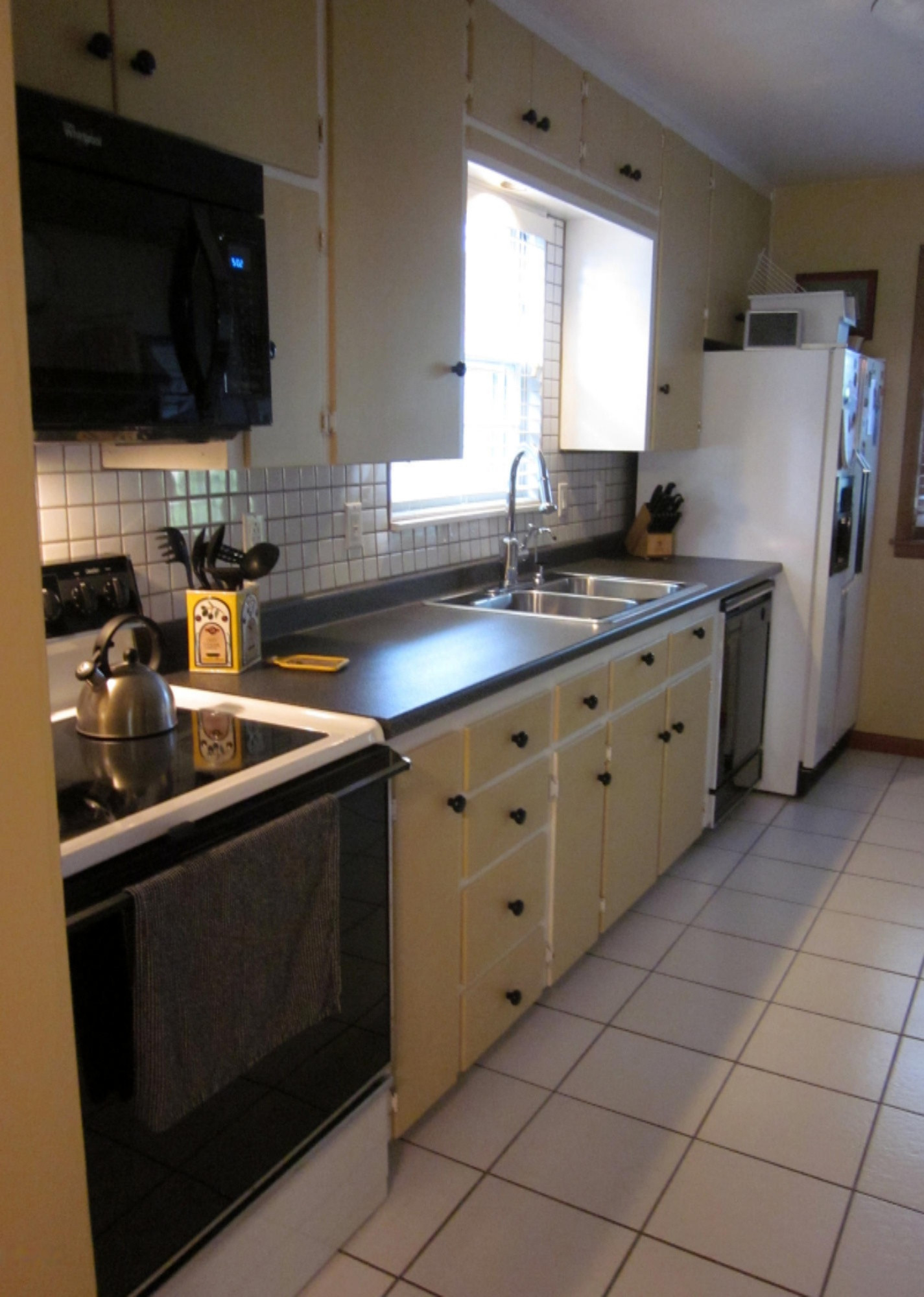 661 Montezuma Road Benton Harbor, MI 49022 - Photo 10 of 41 IMG_0046
