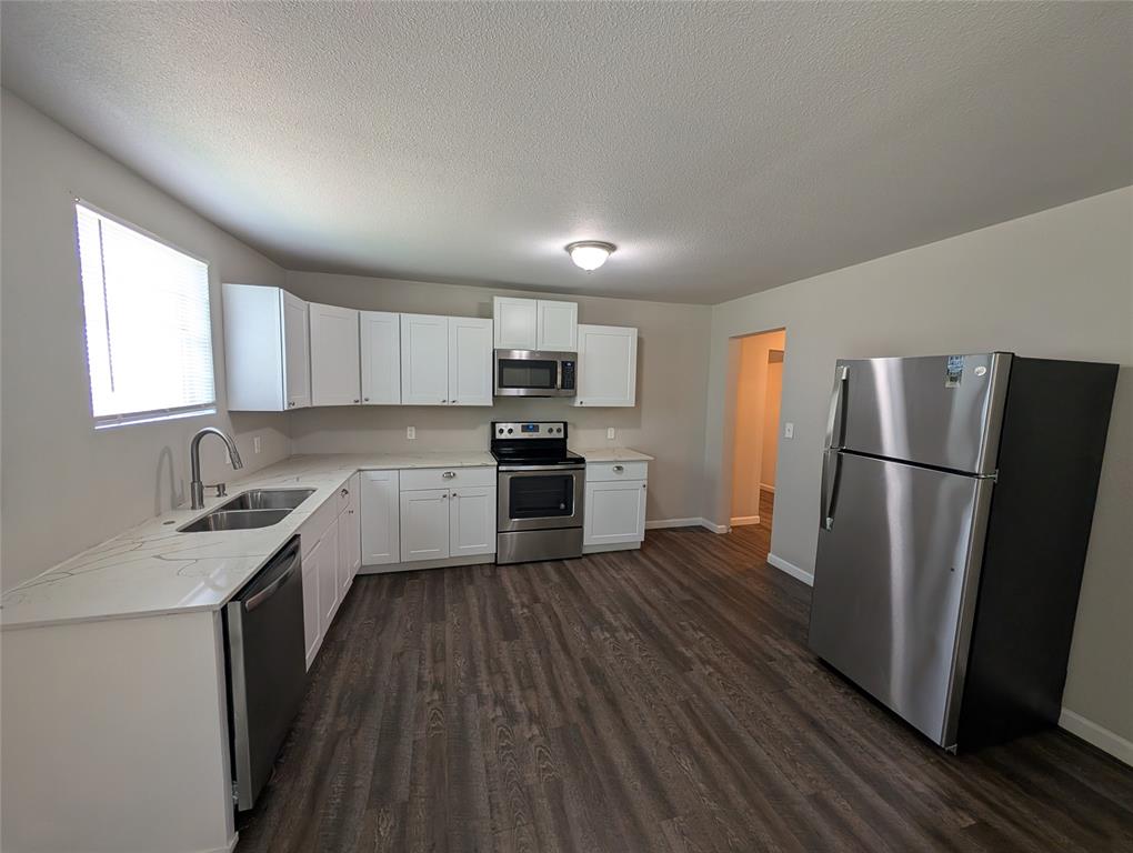2503 Scott Street Dallas, TX 75215 - Photo 3 of 11