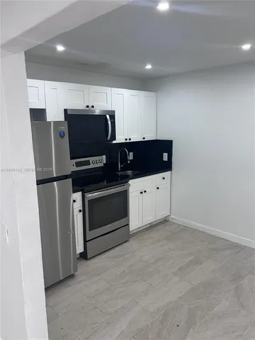 $1,450 | 9301 Northwest 4th Avenue, Unit 5, Miami, FL 33150