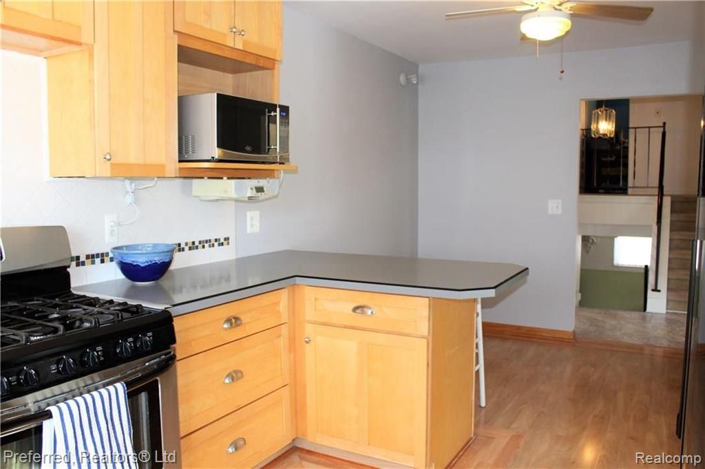 42949 Arlington Road Canton, MI 48187 - Photo 10 of 26