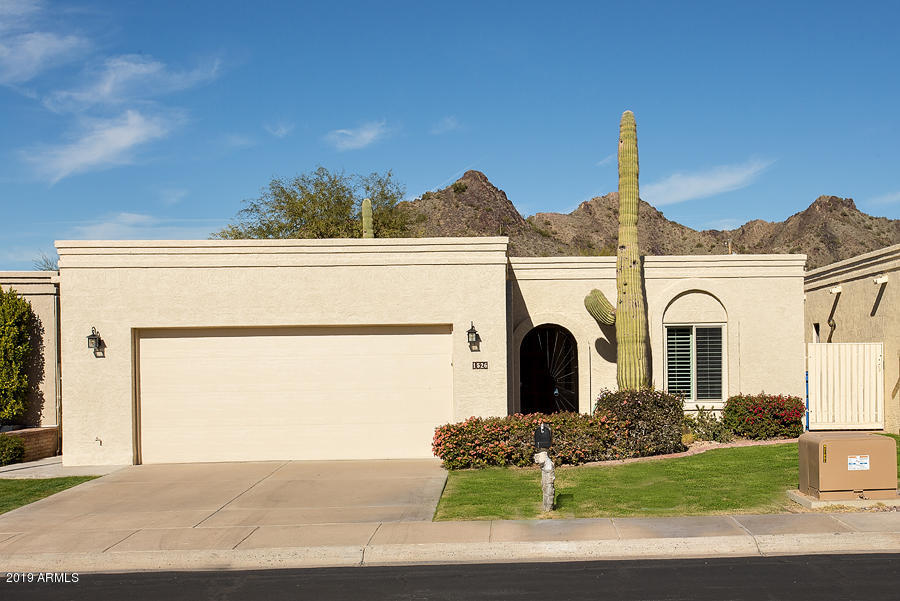 1526 East Royal Palm Road Phoenix, AZ 85020 - Photo 1 of 29 1526 E Royal Palm Pic- Front