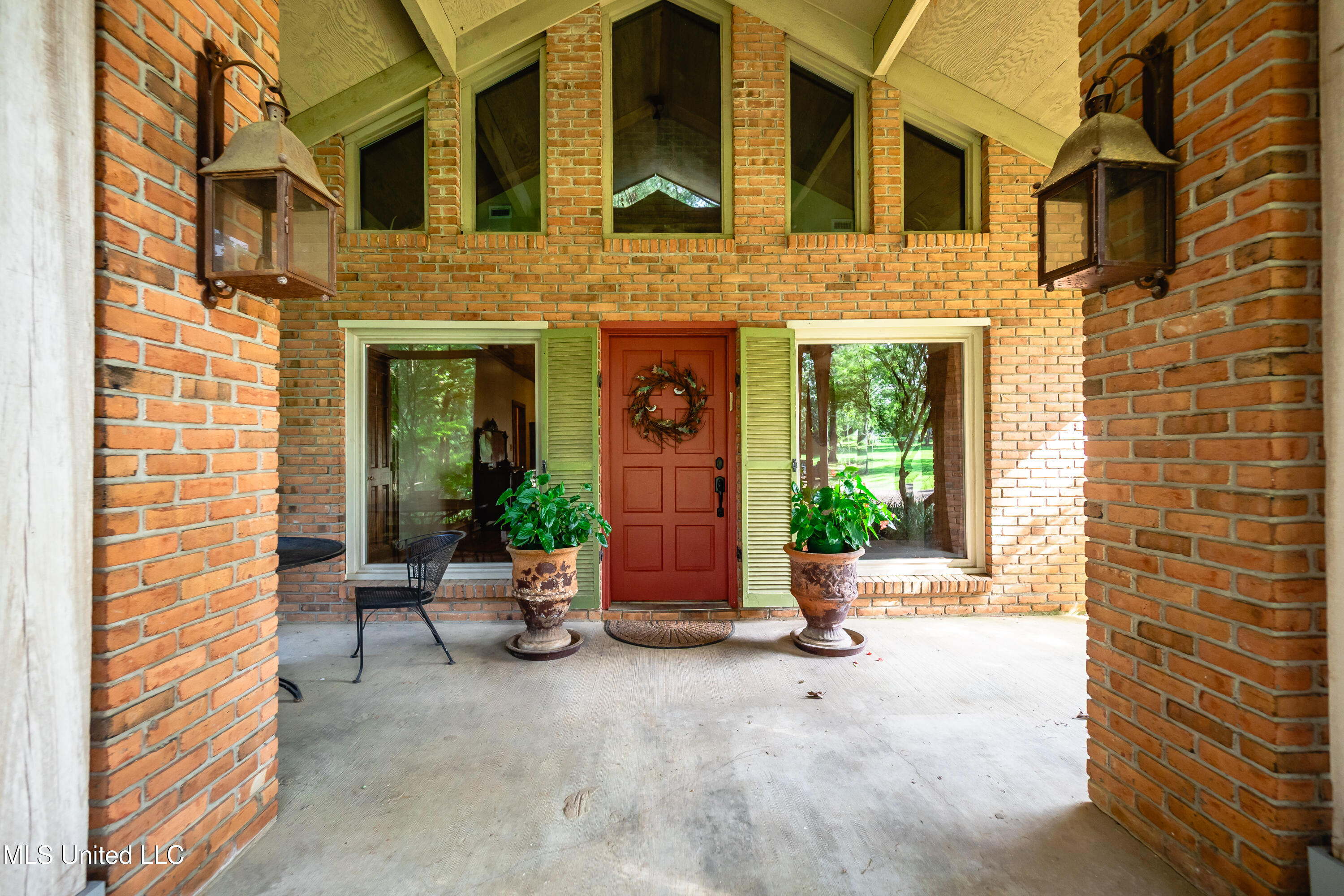 6147 Wirtz Road Flowood, MS 39232 - Photo 3 of 54 P6110082