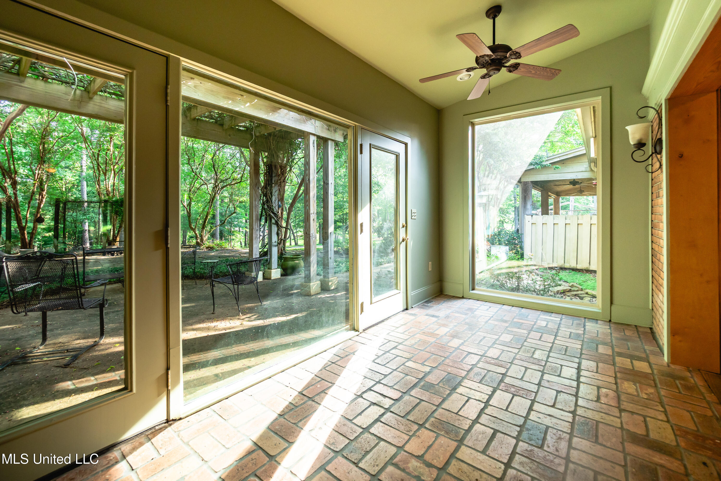 6147 Wirtz Road Flowood, MS 39232 - Photo 8 of 54 P6110022