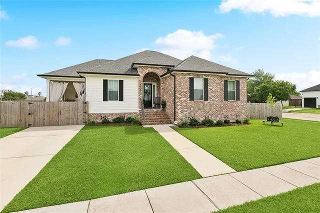 $399,900 | 8429 Prince Drive, Chalmette, LA 70043