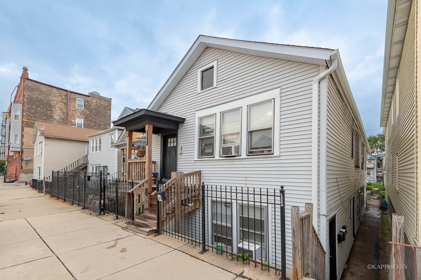 2921 South Bonfield Street Chicago, IL 60608 - Photo 2 of 28