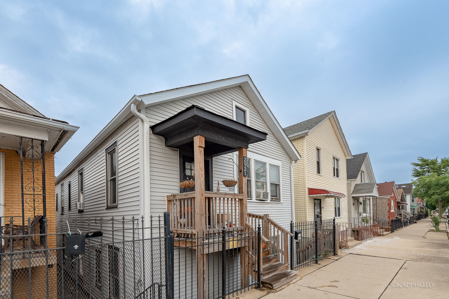2921 South Bonfield Street Chicago, IL 60608 - Photo 3 of 28