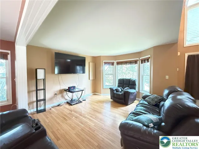 $384,900 | 348 Clicko Lane, East Stroudsburg, PA 18301