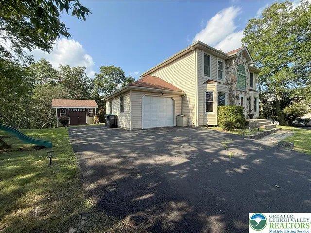 $384,900 | 348 Clicko Lane, East Stroudsburg, PA 18301