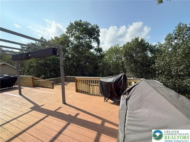 $384,900 | 348 Clicko Lane, East Stroudsburg, PA 18301